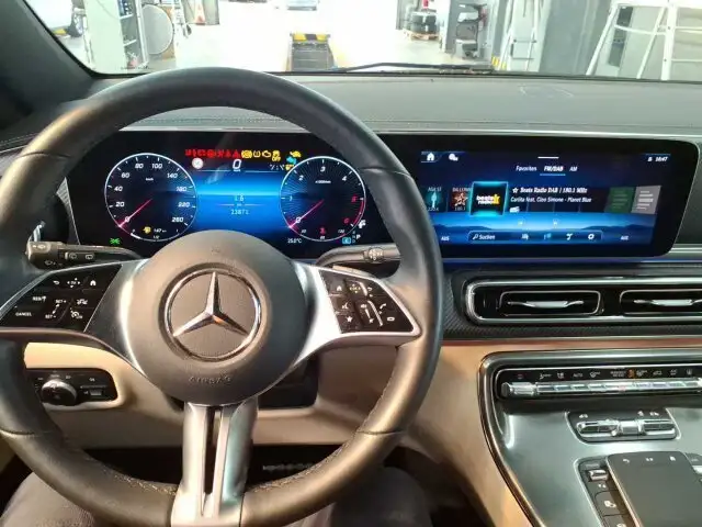 Mercedes-Benz V-Class view 7