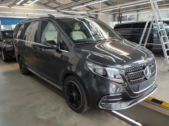 Mercedes-Benz V-Class view 5