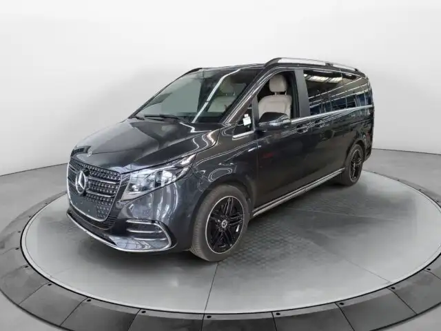 Mercedes-Benz V-Class view 2