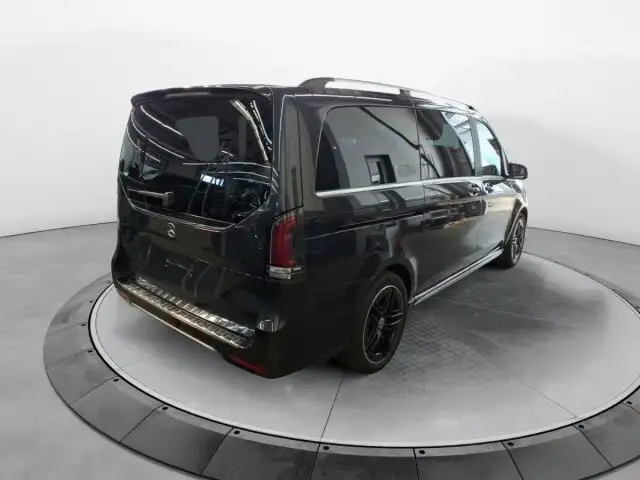 Mercedes-Benz V-Class view 4