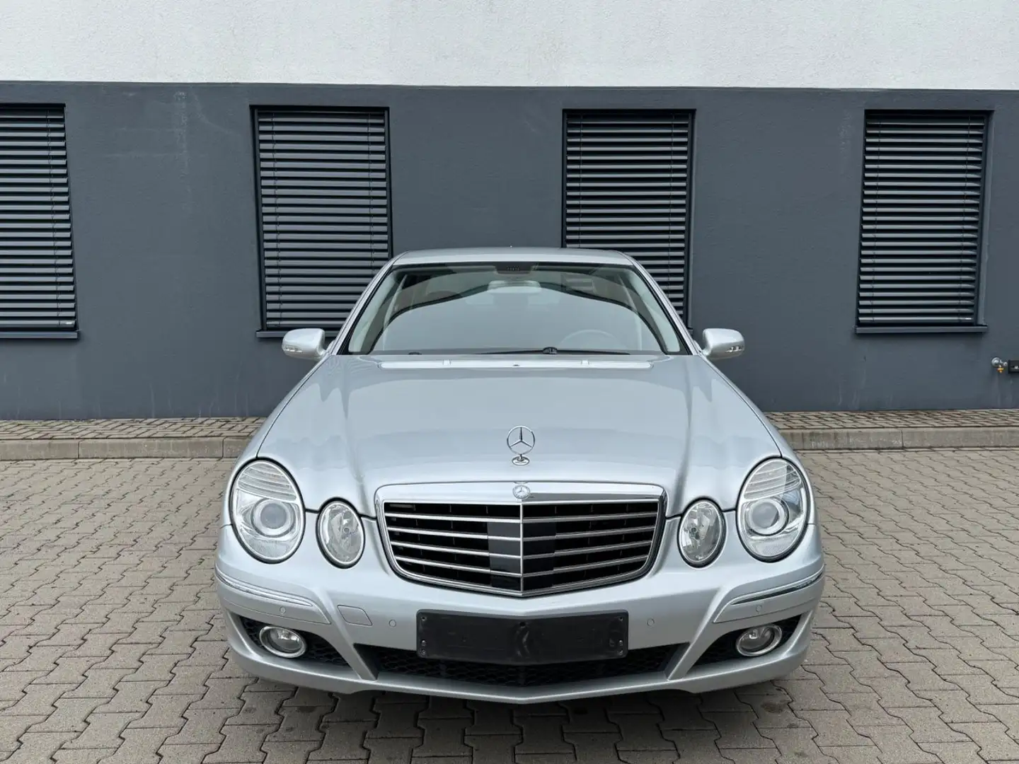 Mercedes-Benz E 280 CDI *ACC*SHZ*PDC*NAVI*KlimaAuto*TÜV2027 Argintiu - 2