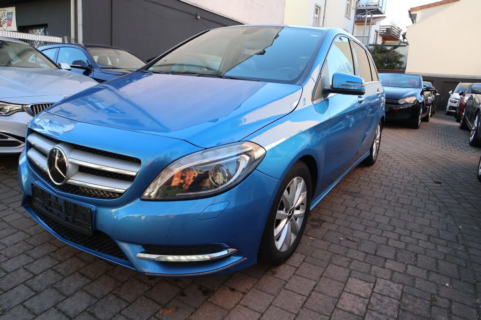 Mercedes-Benz B 180 CDI / d Bi-Xenon Leder Navi AHK Kamera Blau - 2
