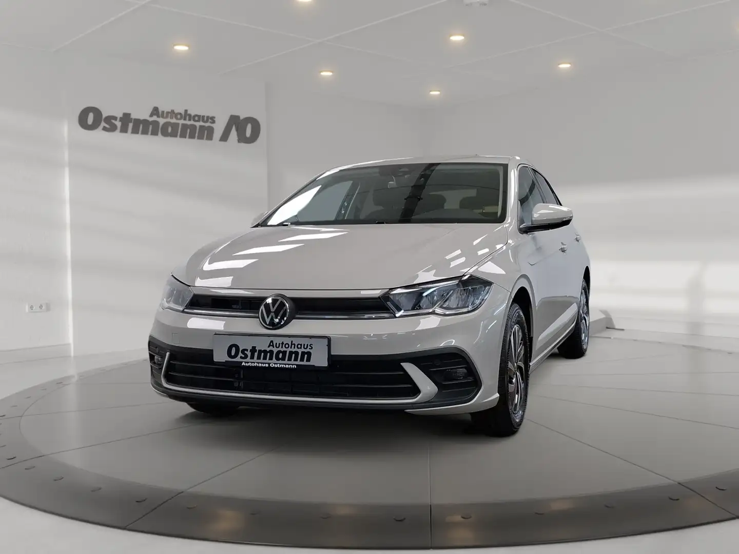Volkswagen Polo VI 1.0 TSI Life LM RFK LED DAB+ SHZ Grau - 2