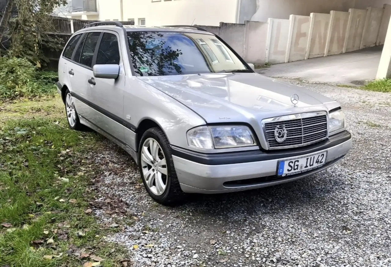 Mercedes-Benz C 180 T Classic, foto 1