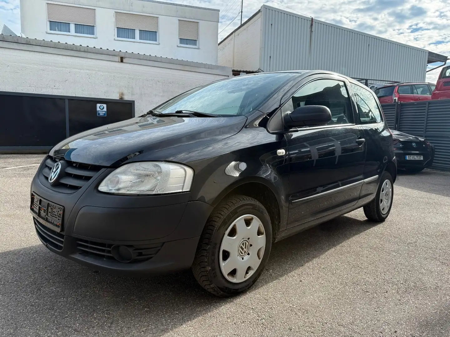 Volkswagen Fox Basis HU & AU neu * Service neu* Schwarz - 1