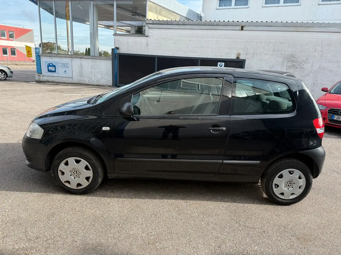 Volkswagen Fox Basis HU & AU neu * Service neu* Schwarz - 2