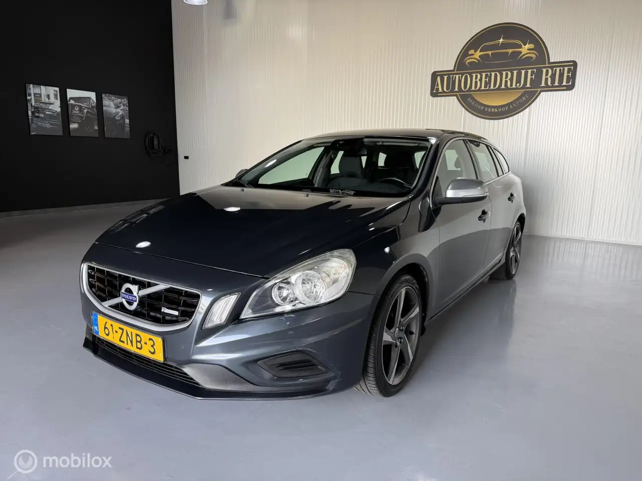 Volvo V60 1.6 T3 R-Design AUTOMAAT — photo 1 of 27