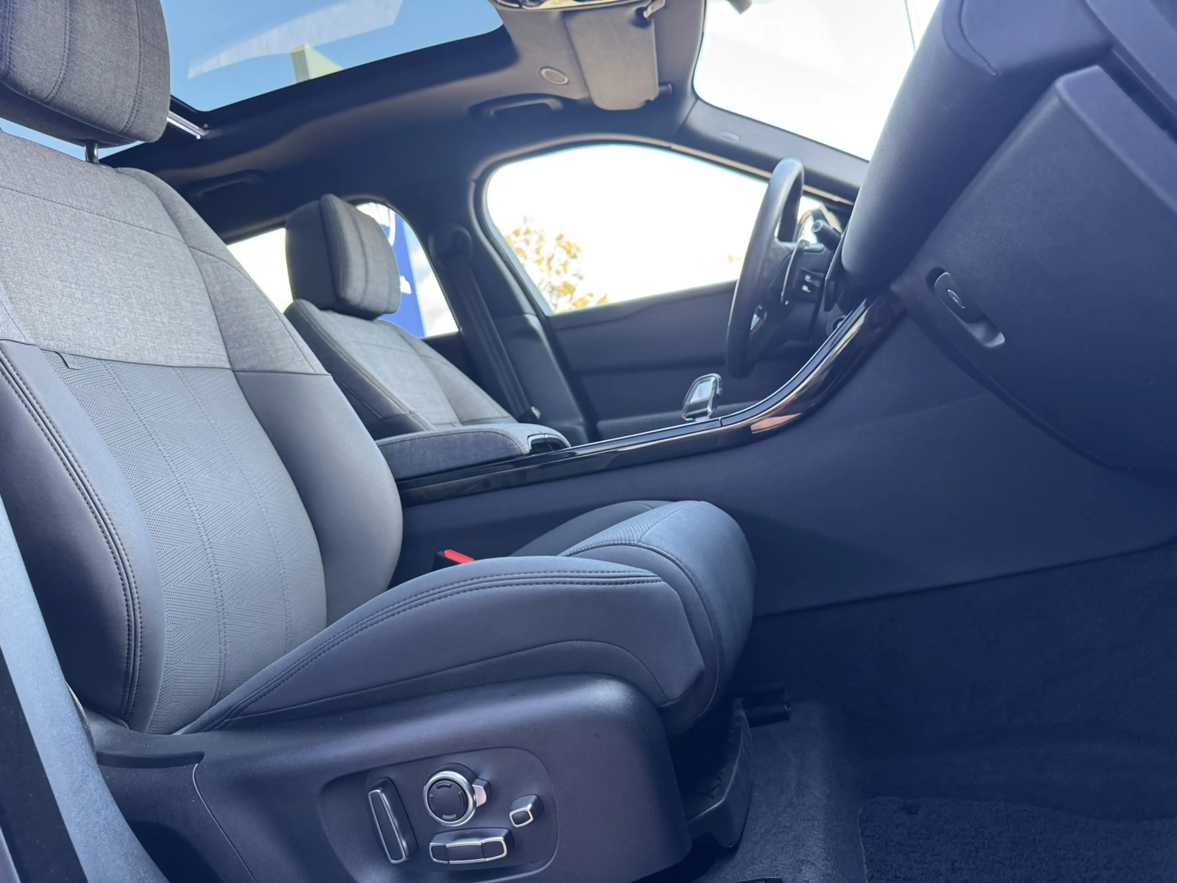 Land Rover Range Rover Velar 2.0 P400e AWD R-Dynamic HSE PHEV FACELIFT 404pk — photo 30