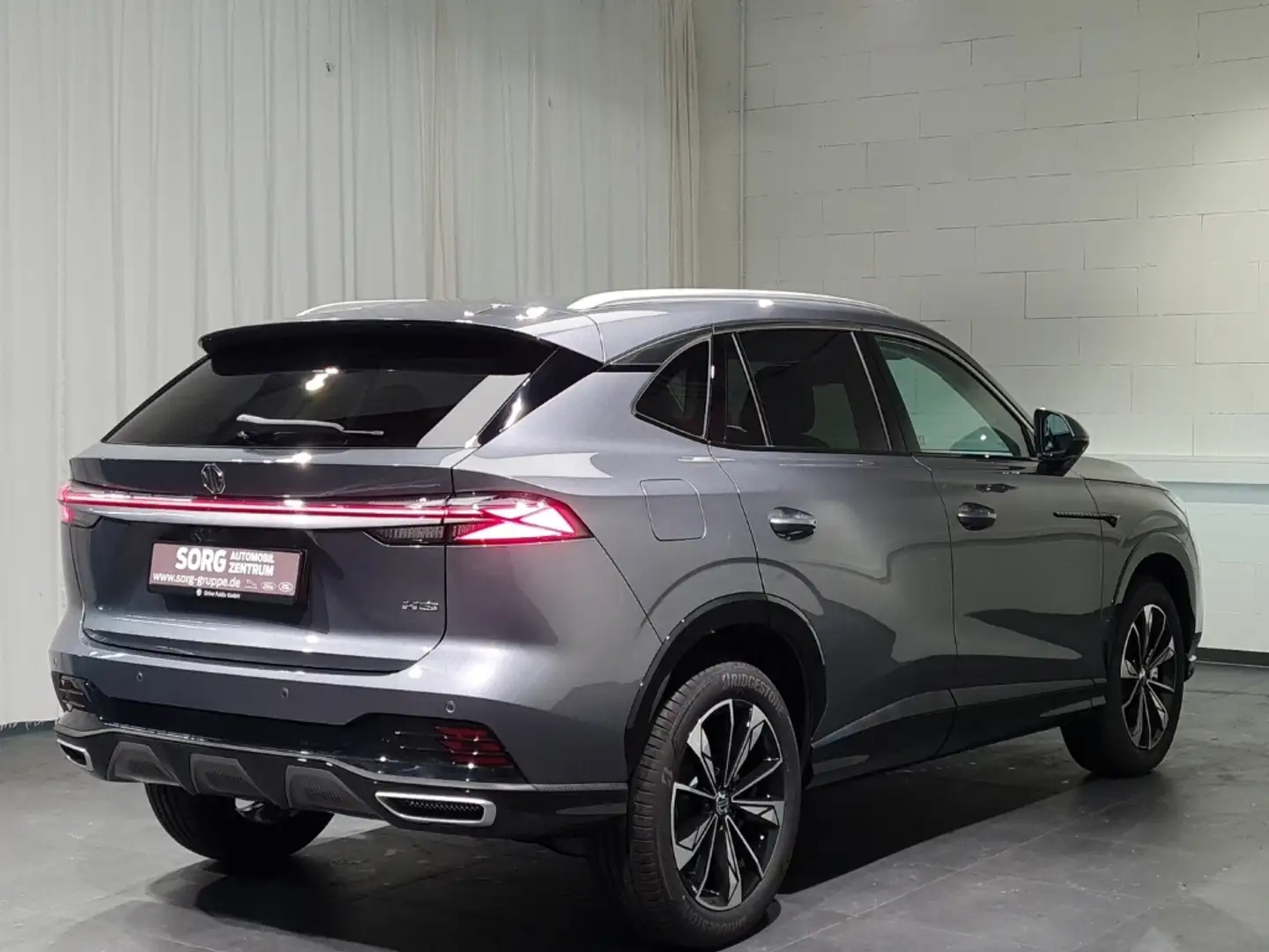 MG HS 1.5L Luxury*Schaltgetriebe*Sofort Verfügbar* Gris - 2