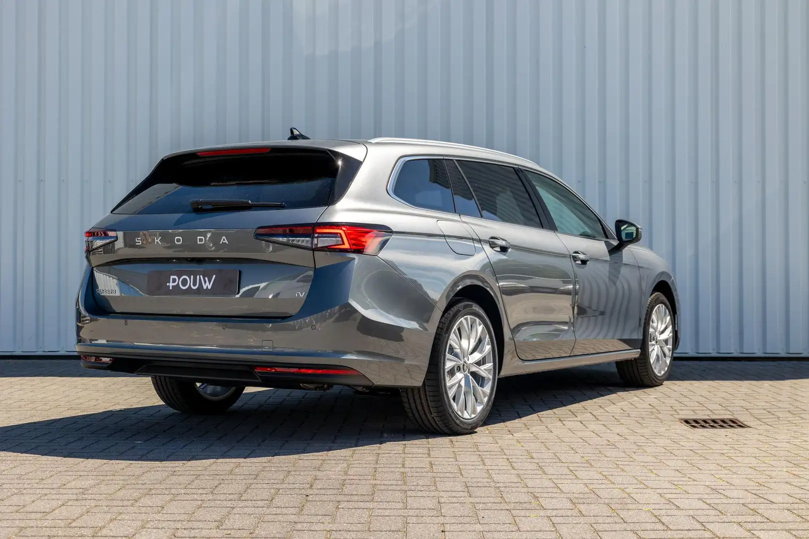 Skoda Superb Combi 1.5 TSI 204pk DSG PHEV Business Edition | LM Grijs - 2