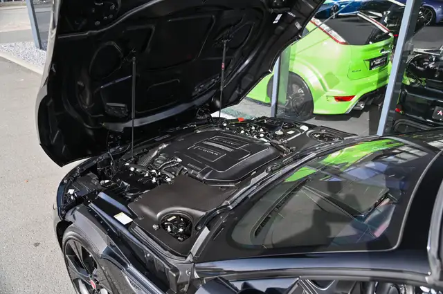 Jaguar F-Type view 7