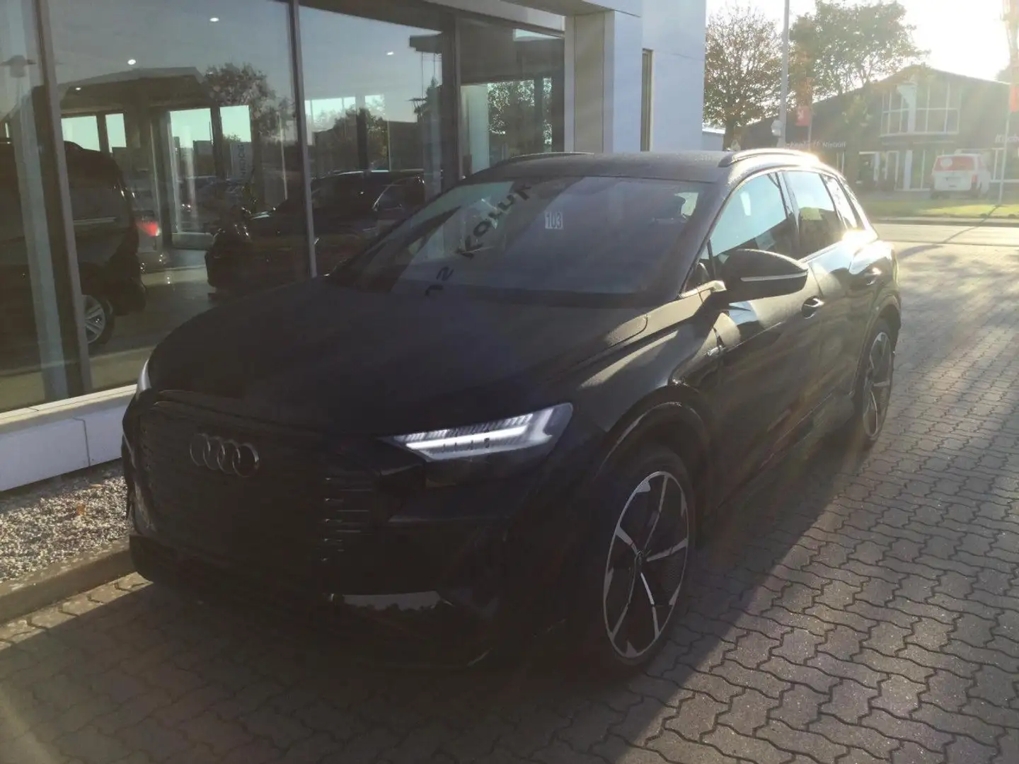Audi Q4 e-tron Q4 45 e-tron S-Line Matrix NAVI APP ACC Kamera LED Noir - 2