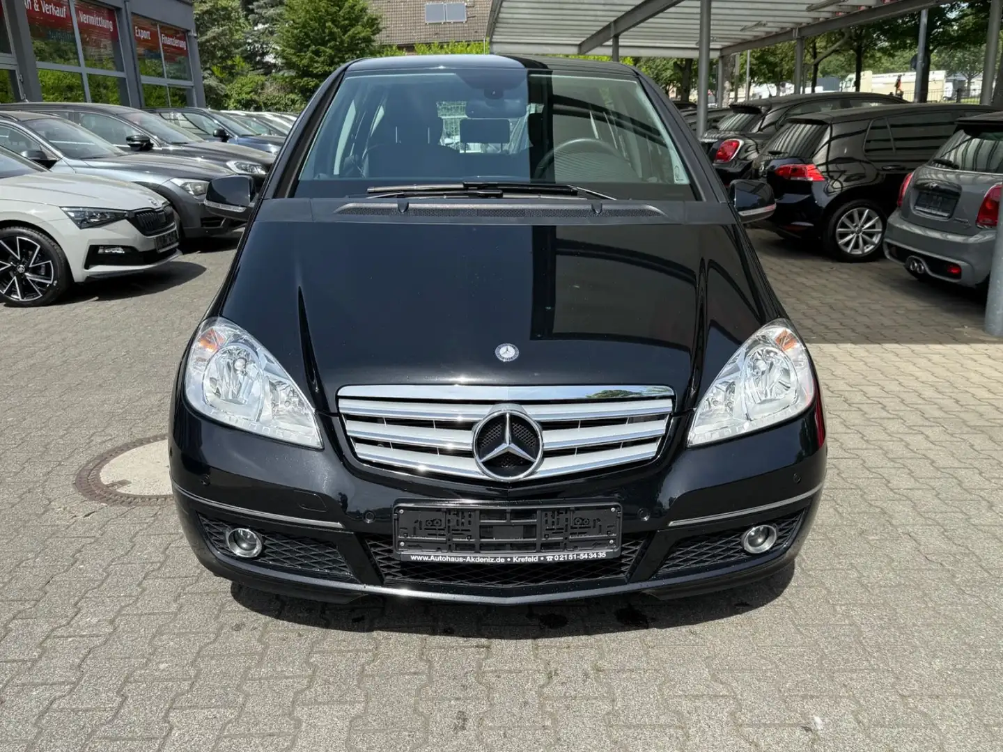 Mercedes-Benz A 180 |T.LEDER|KLIMA|SITZHZG|PDC| Schwarz - 2