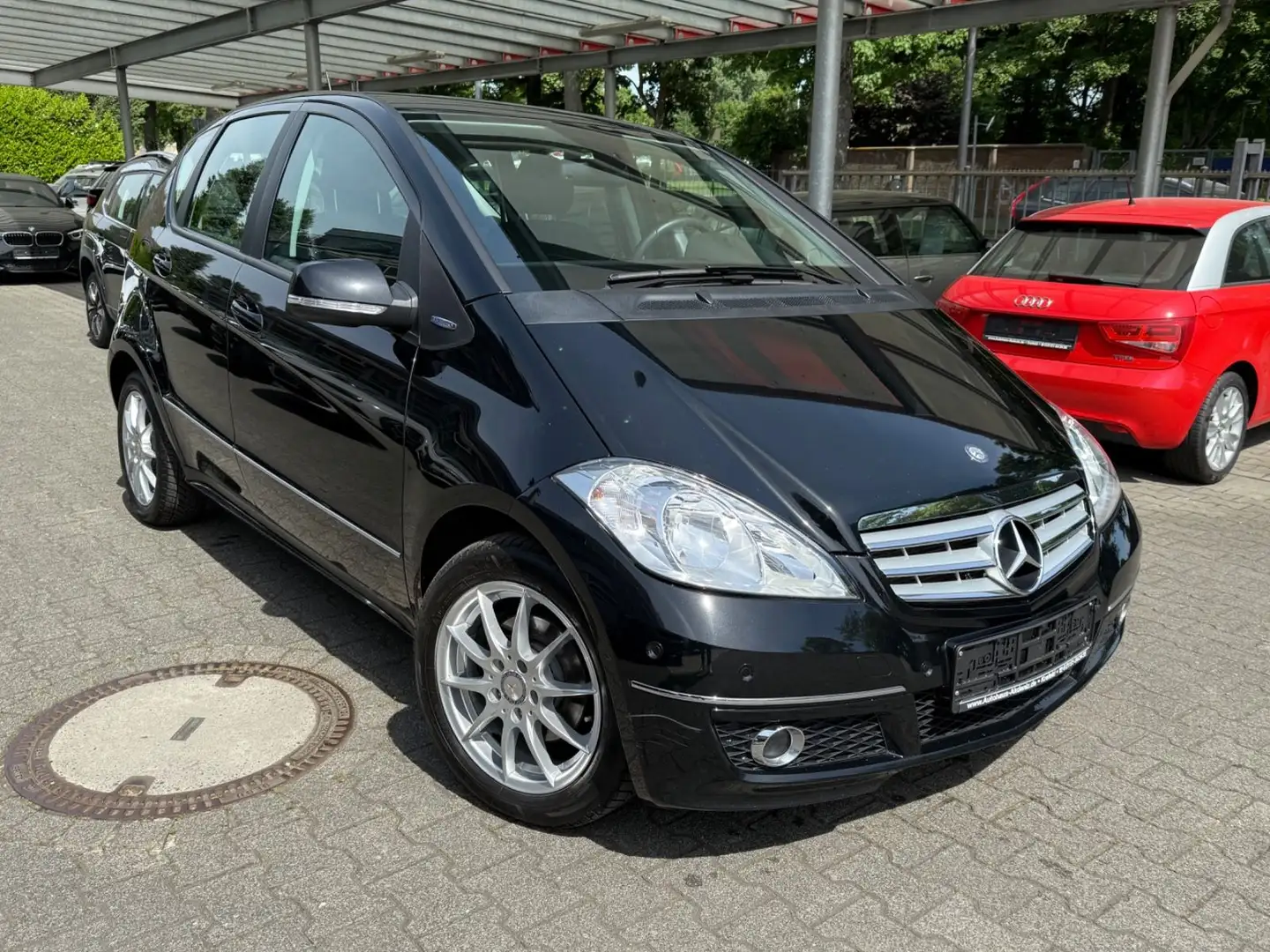 Mercedes-Benz A 180 |T.LEDER|KLIMA|SITZHZG|PDC| Schwarz - 1