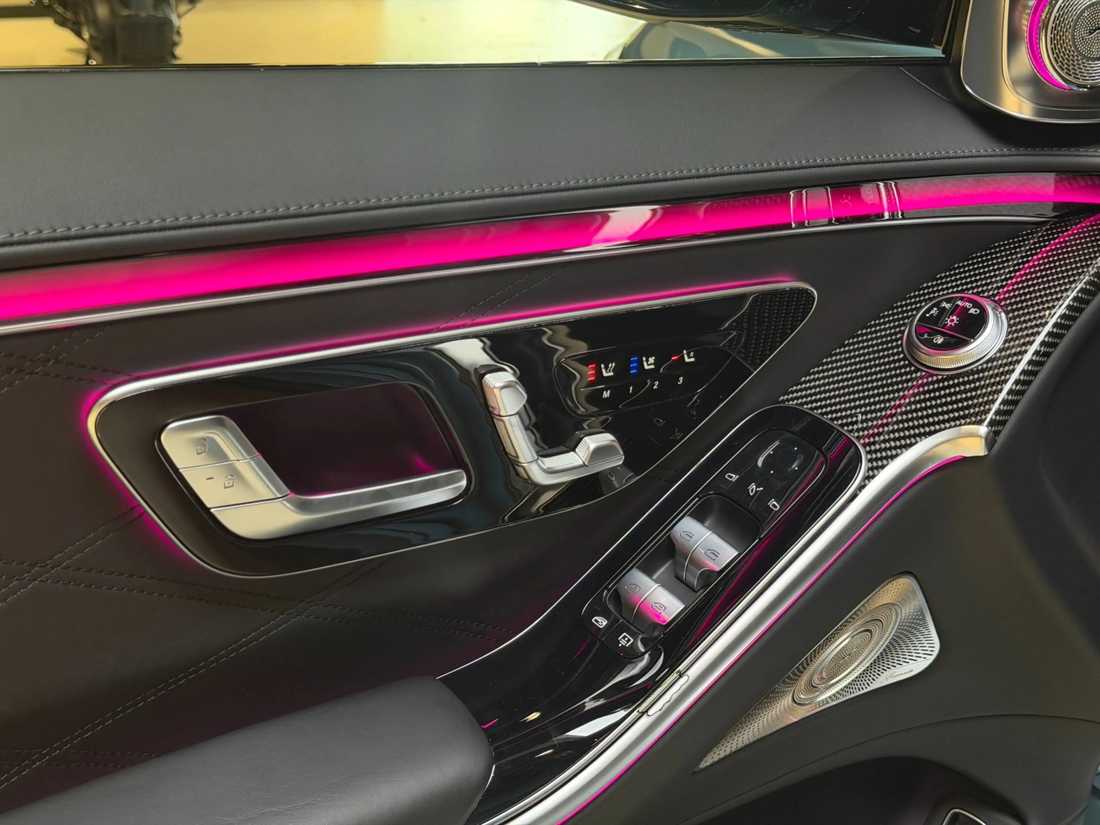 Mercedes-Benz S 63 AMG S E Performance|Pano|HUD|Keyless|360|4D Burmester| — photo 21