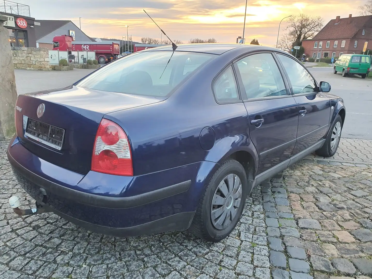 Volkswagen Passat 1.6 Trendline TÜV NEU/12 Monate Garantie Blu/Azzurro - 2