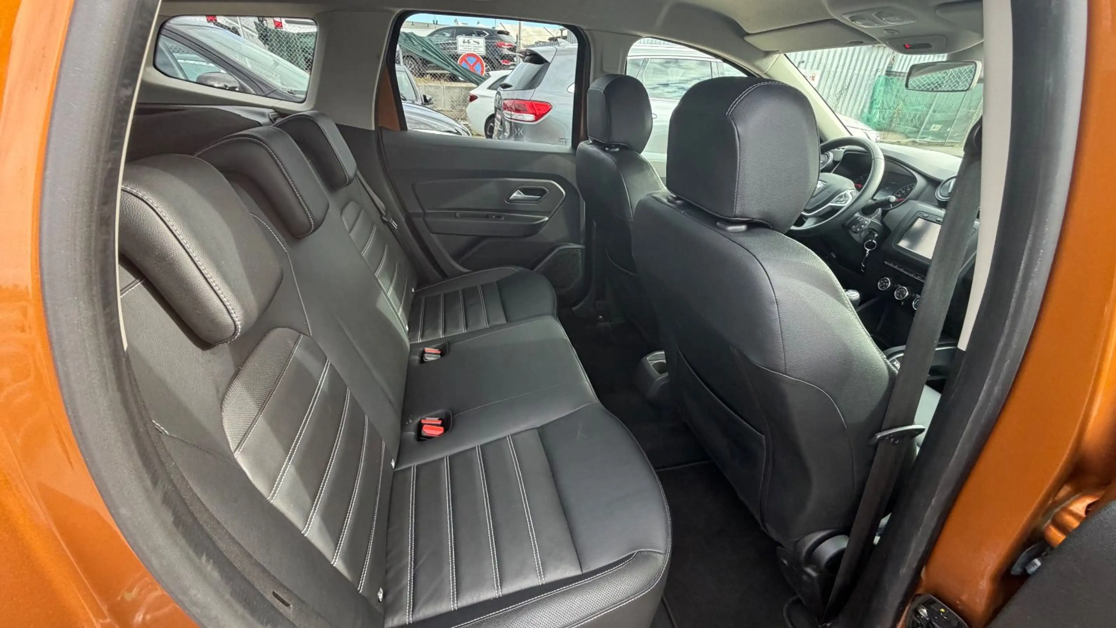 Dacia Duster II Prestige 4WD Leder/Navi/360 Kamera — photo 13