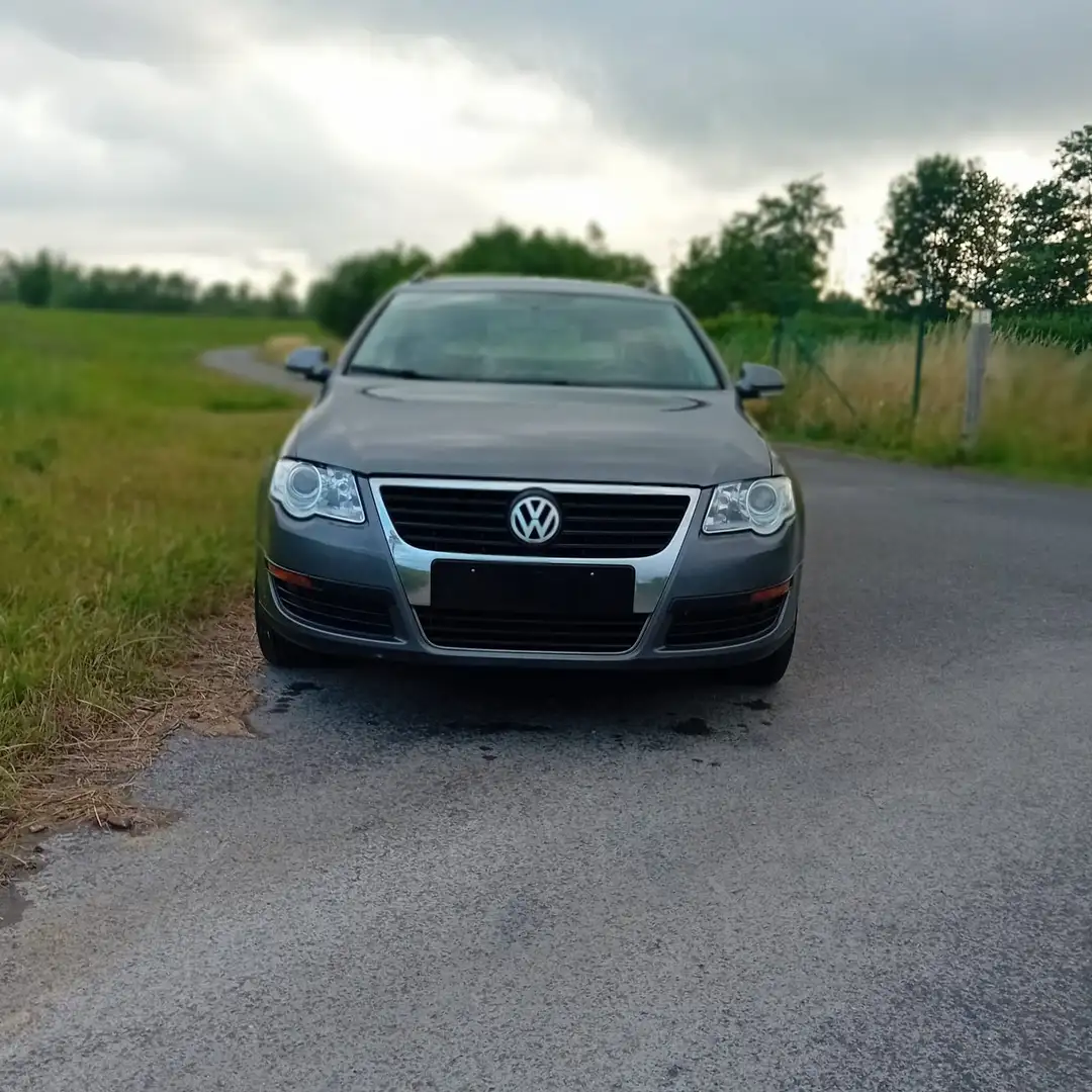 Volkswagen Passat 1.9 TDI Highline - 2
