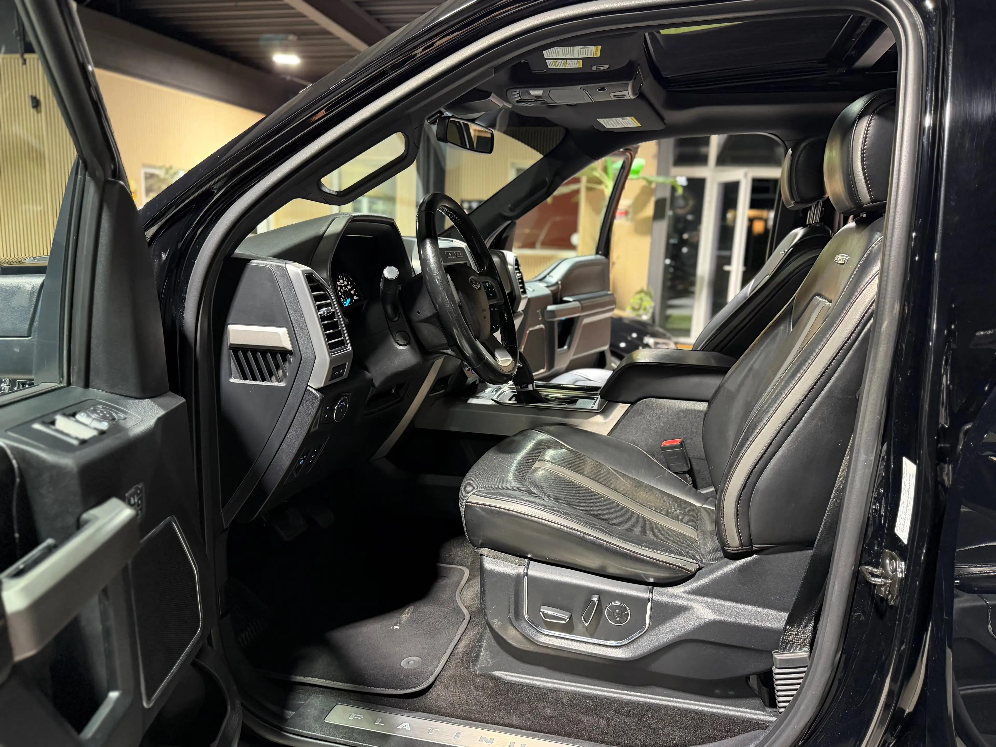 Ford F 150 3.5 EcoBOOST 370cv PLATINIUM FUSED PANO CAMERA CUIR CARPLAY TVAC — photo 8