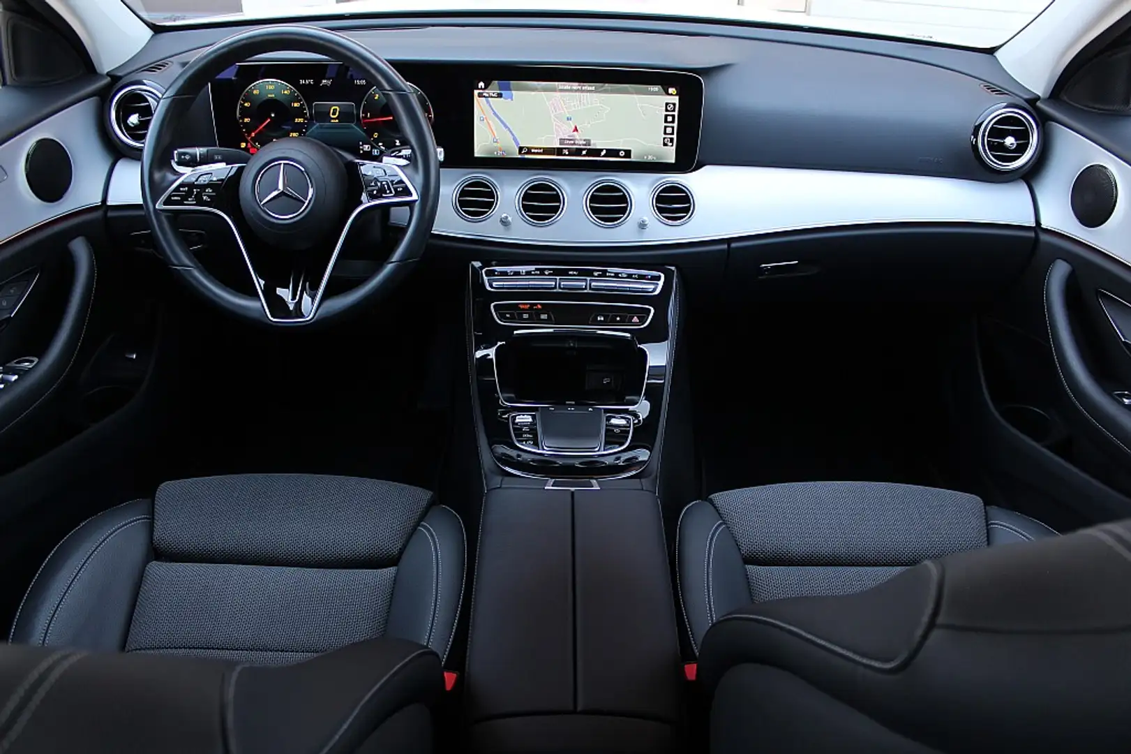 Mercedes-Benz E 220 d 4Matic Aut. |LED |ACC |Navi |Ambiente |HeadUp... Weiß - 2