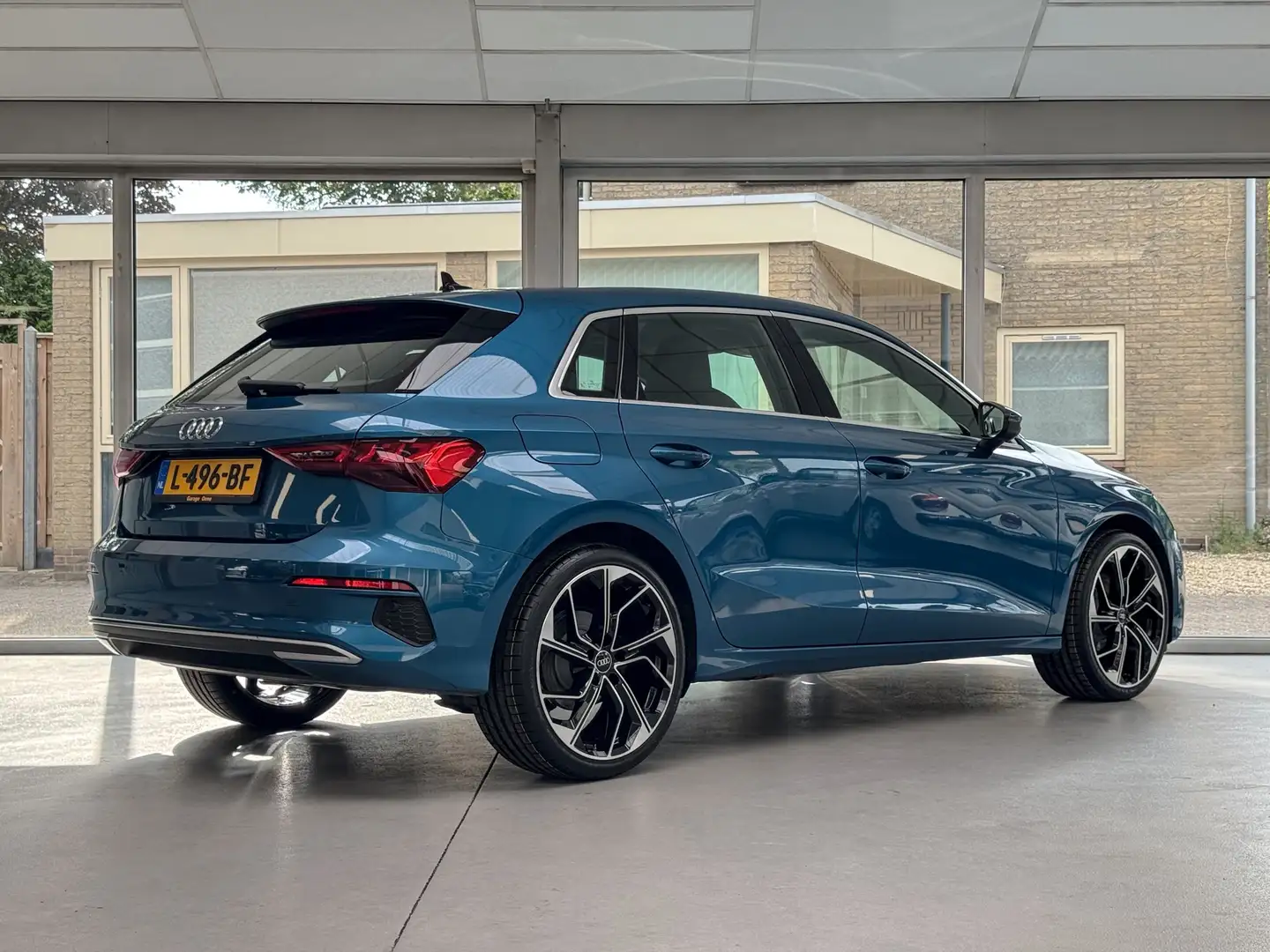 Audi A3 Sportback 35 TFSI Business edition |Trekhaak afnee Blauw - 2