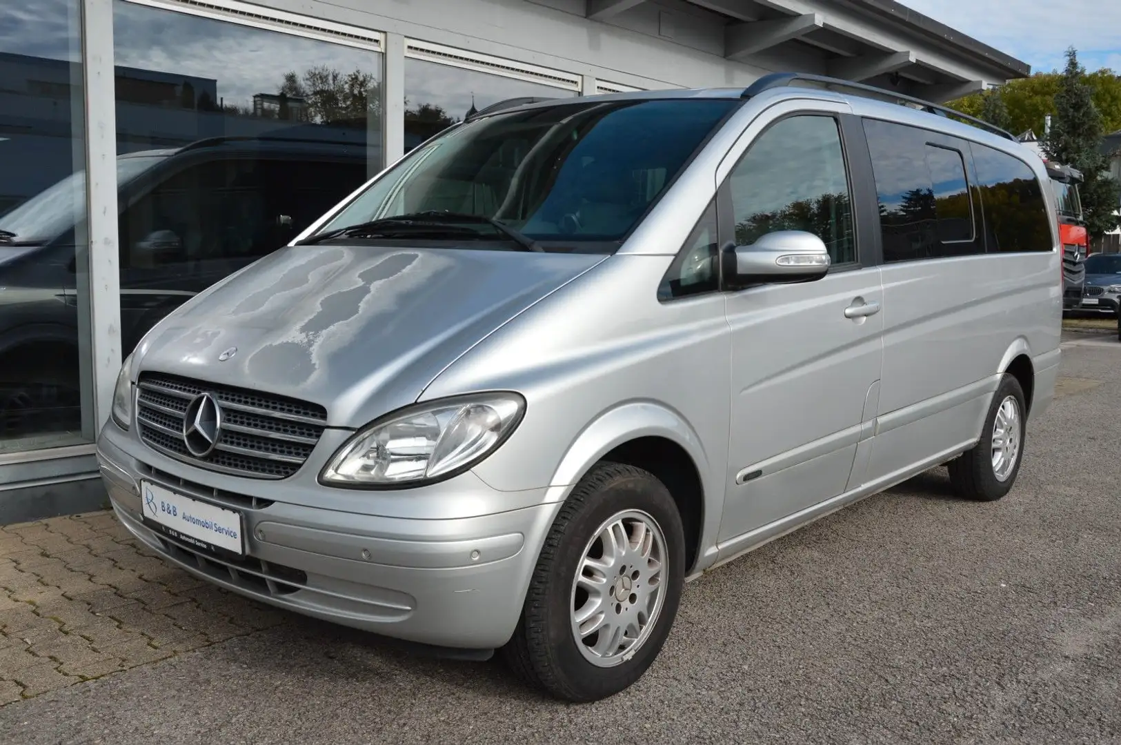 Mercedes-Benz Viano 2.2 CDI lang*AMBIENTE*AUTOMATIK*6-SITZE*PT Silber - 1