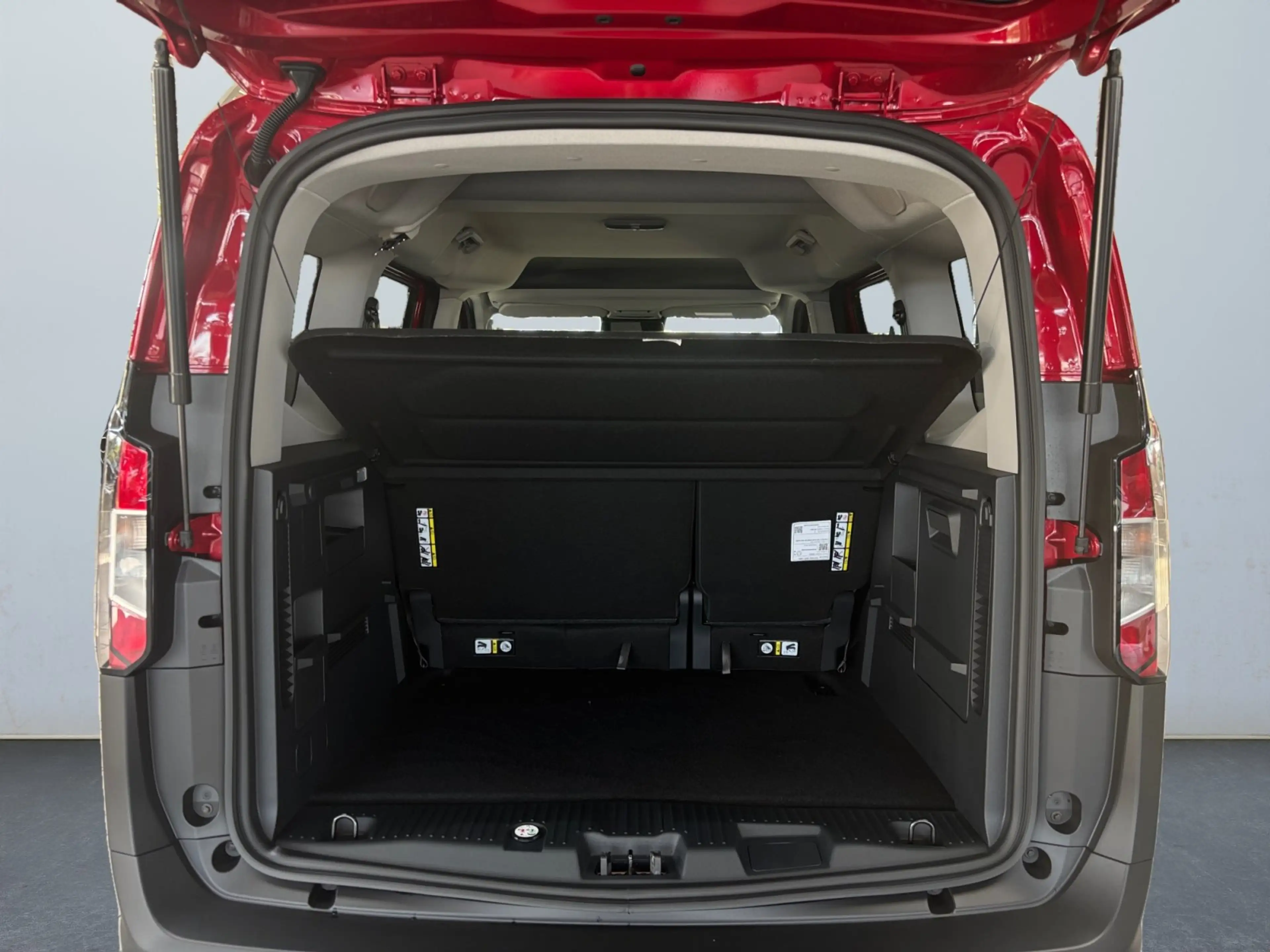 Ford Tourneo Courier Titanium 1.0 EcoBoost Winterpaket — photo 14
