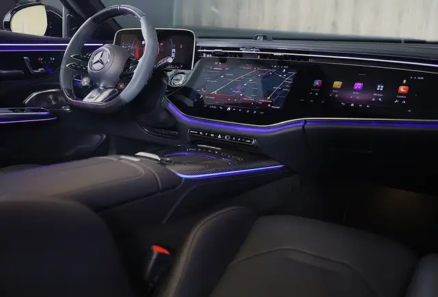 Mercedes-Benz E-Class view 6