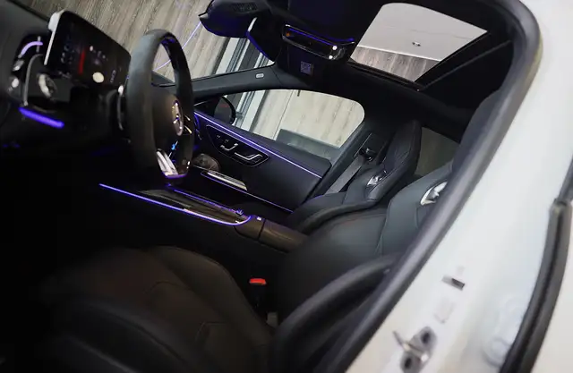 Mercedes-Benz E-Class view 8