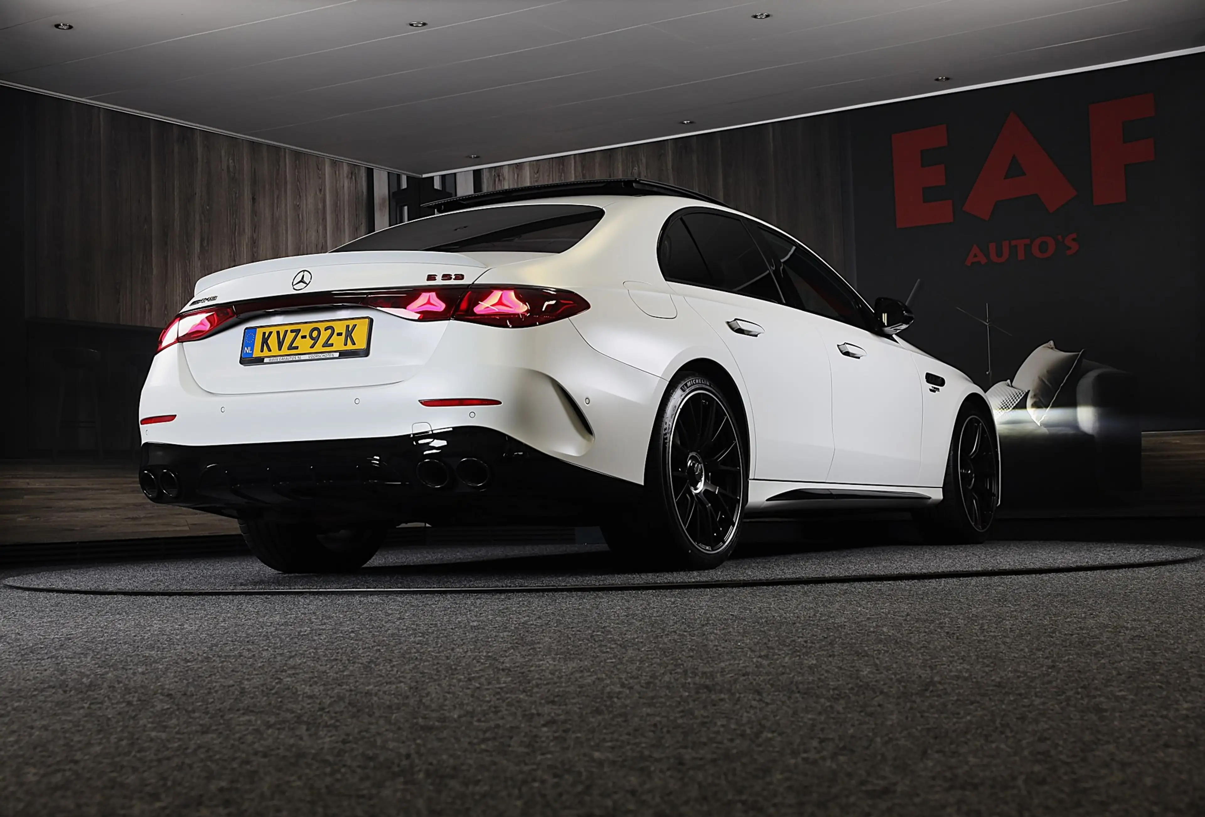 Mercedes-Benz E 53 AMG 4MATIC+ / Hyperscreen / Performance Zetels / Head — photo 5