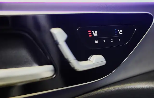 Mercedes-Benz E-Class view 10