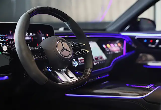 Mercedes-Benz E-Class view 29