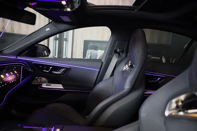 Mercedes-Benz E-Class view 22
