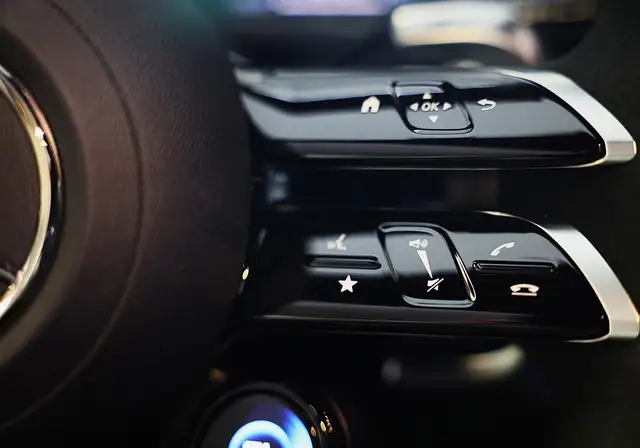 Mercedes-Benz E-Class view 18