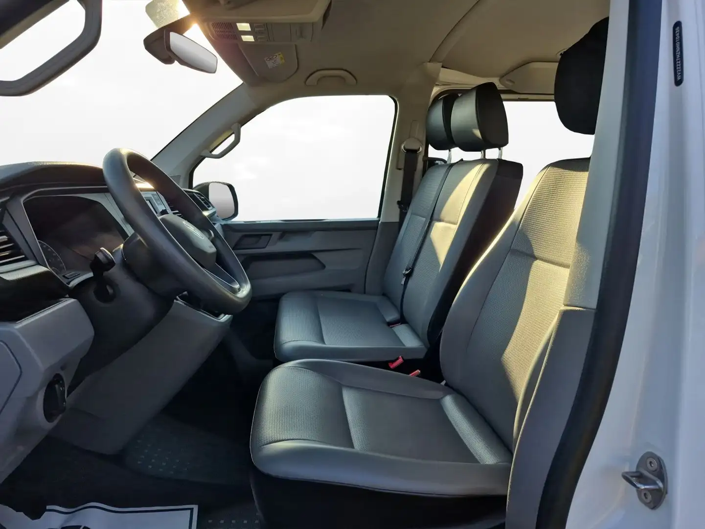 Volkswagen T6.1 Kombi lang FWD Weiß - 2