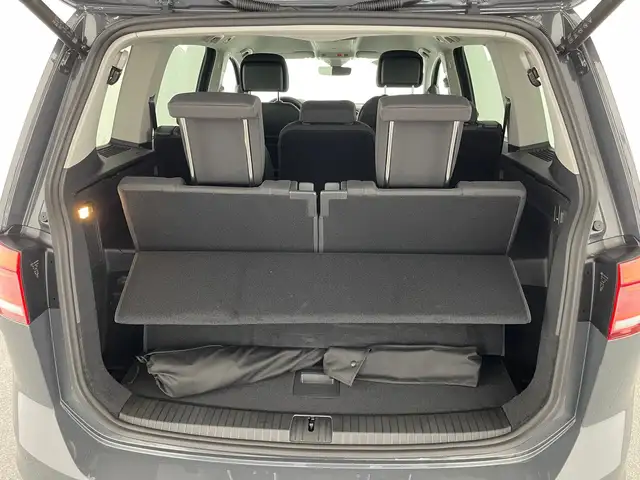 Volkswagen Touran view 8