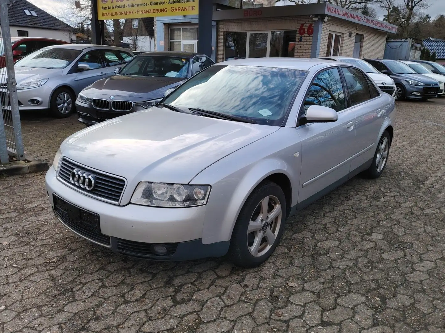 Audi A4 1.9 TDI / Klimaautomatik / Silber - 1
