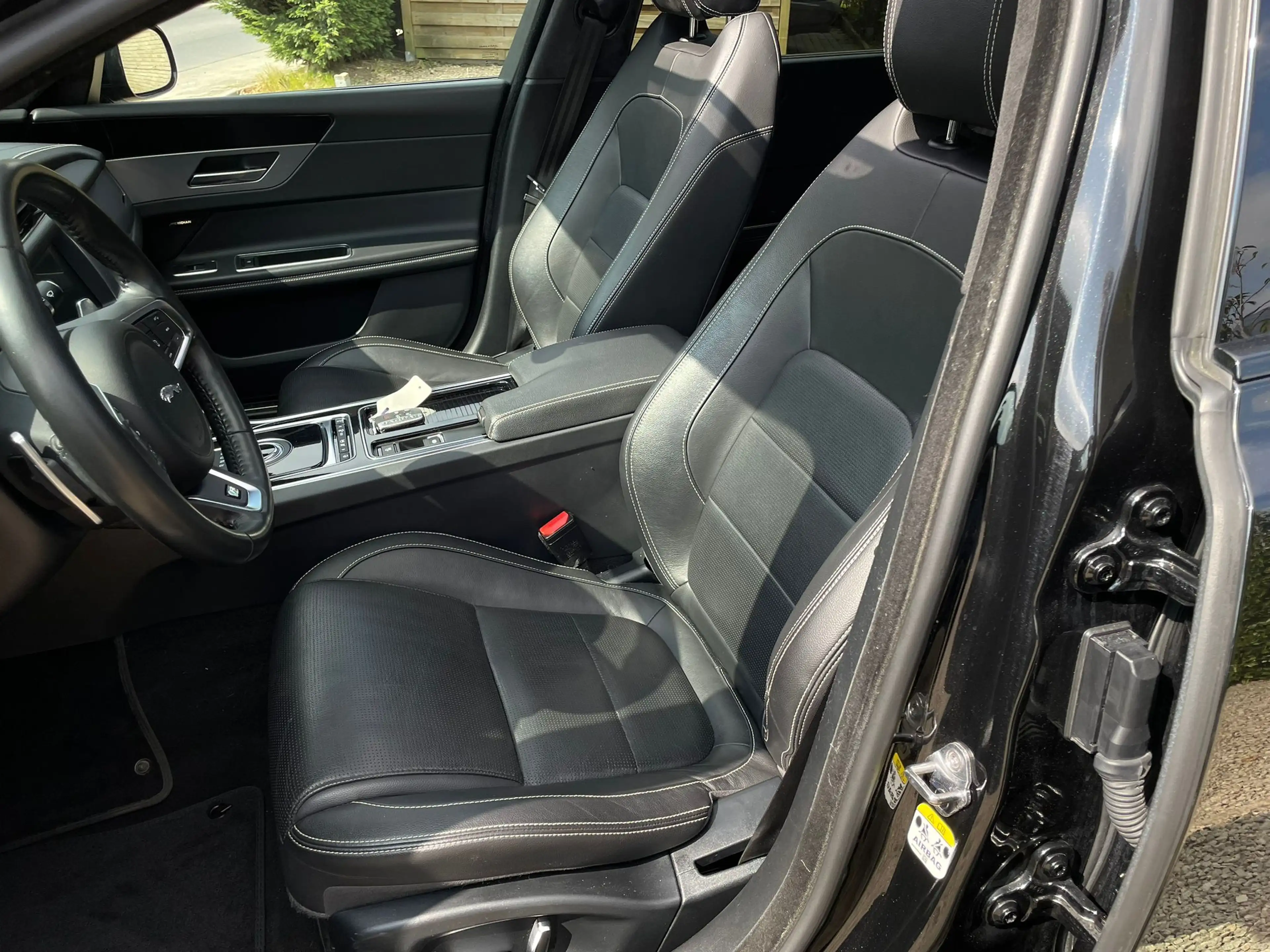 Jaguar XF XF 2.0 T *R-Sport *Open Dak *Carplay *1ste Eigenaar *BTW Wagen — photo 12