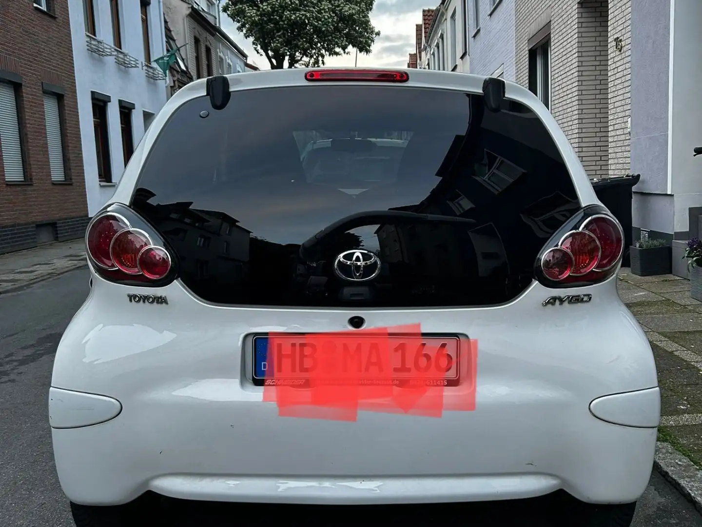 Toyota Aygo x-play touch Blanc - 2