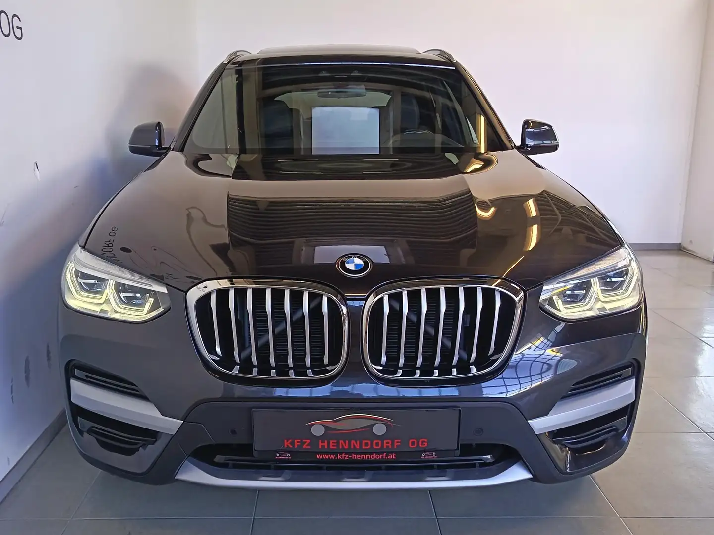 BMW X3 xDrive 20 d xLine Grau - 2