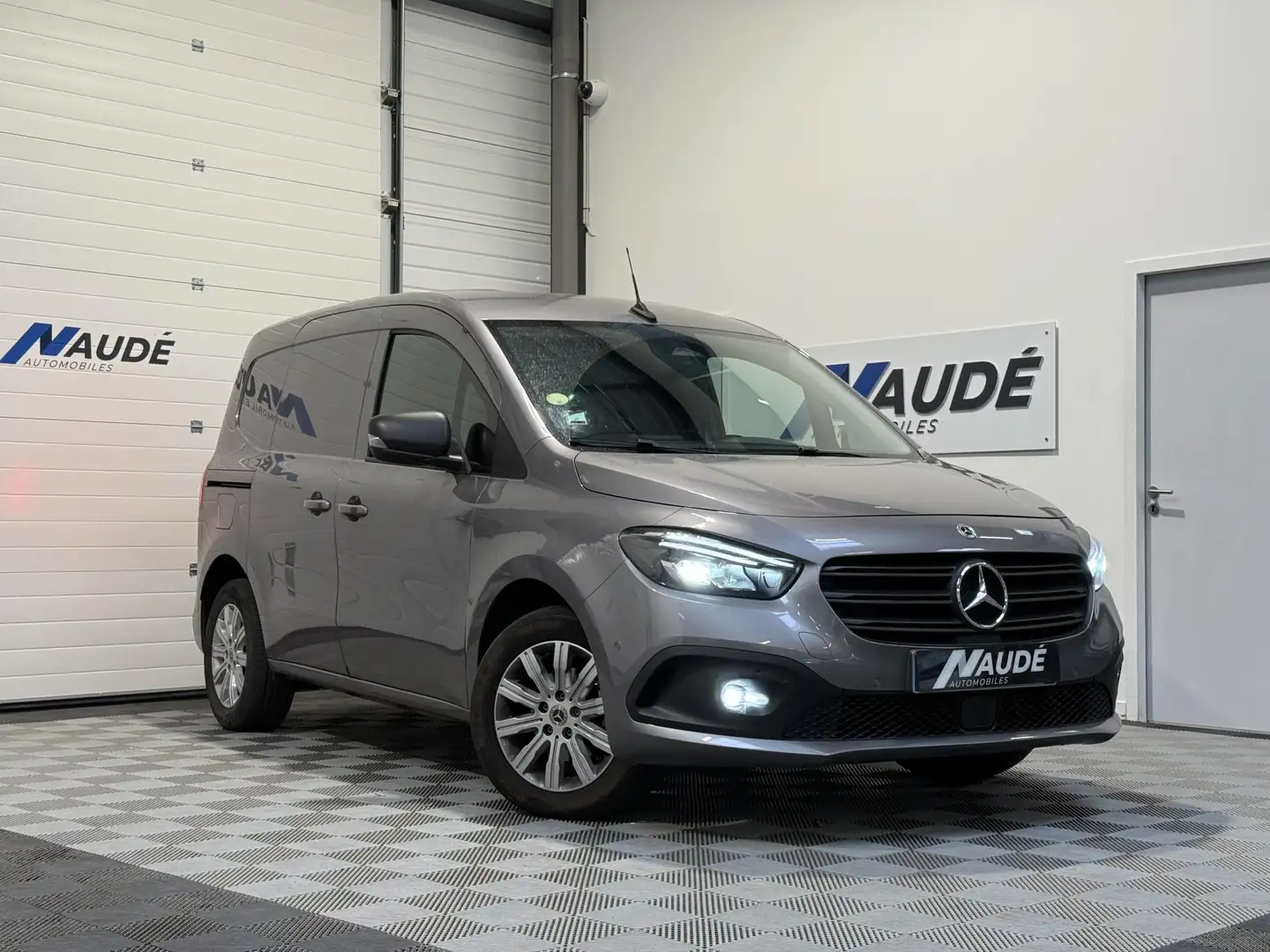 Mercedes-Benz Citan 3 Places 112 CDI 116CH Fourgon Long Select - PAS DE TVA Gris - 1