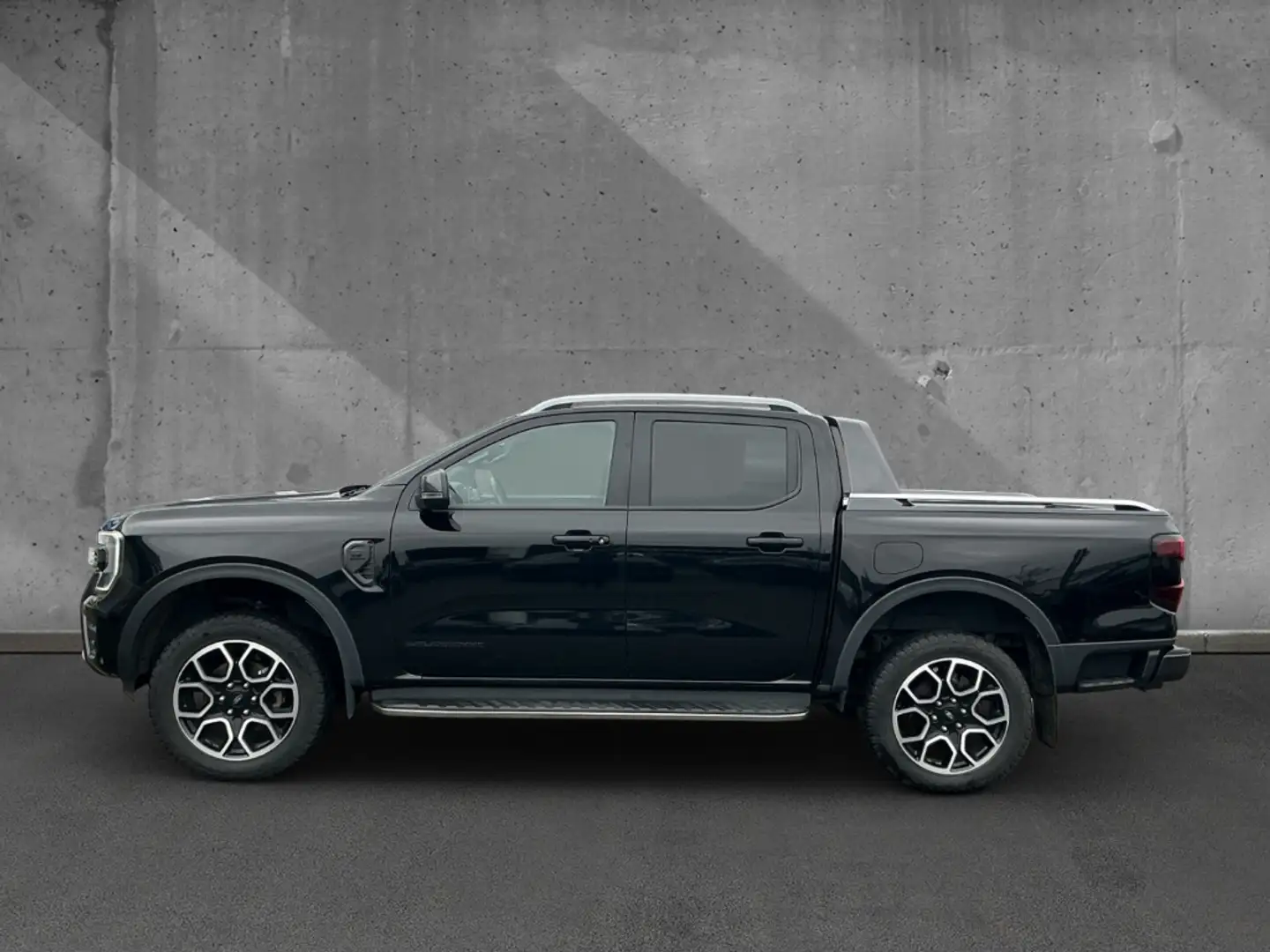 Ford Ranger 3.0 Wildtrak e-4WD D-Kab AHK LED SHZ CAM ACAA Schwarz - 2