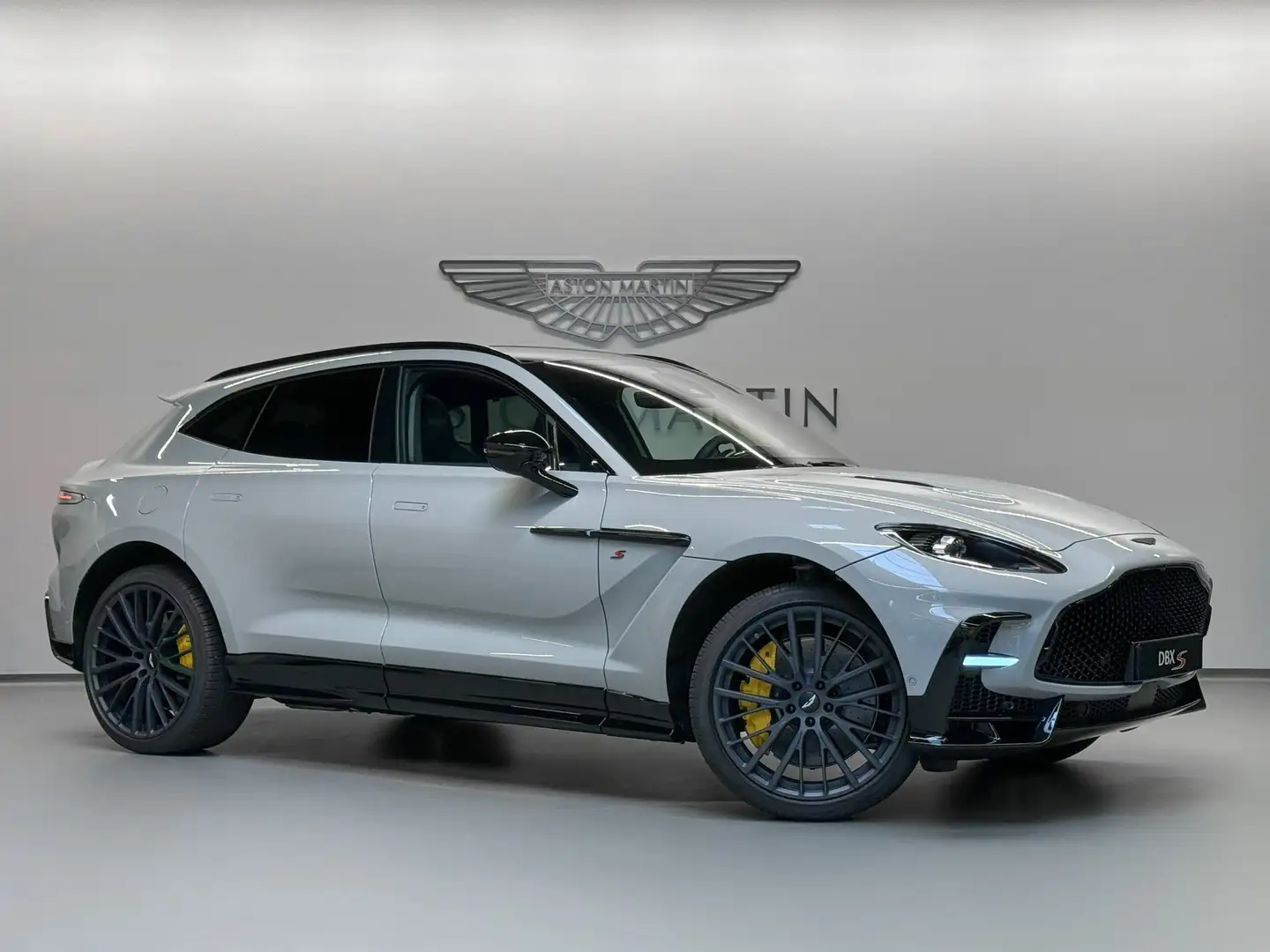 Aston Martin DBX S | NEW MODELYEAR 2026 Grau - 1