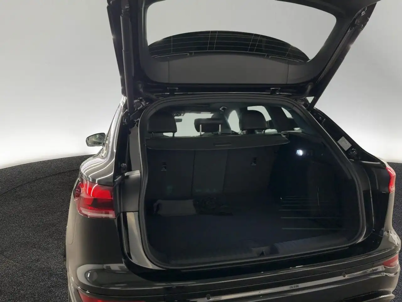 Audi Q6 e-tron quattro 315 kW 9