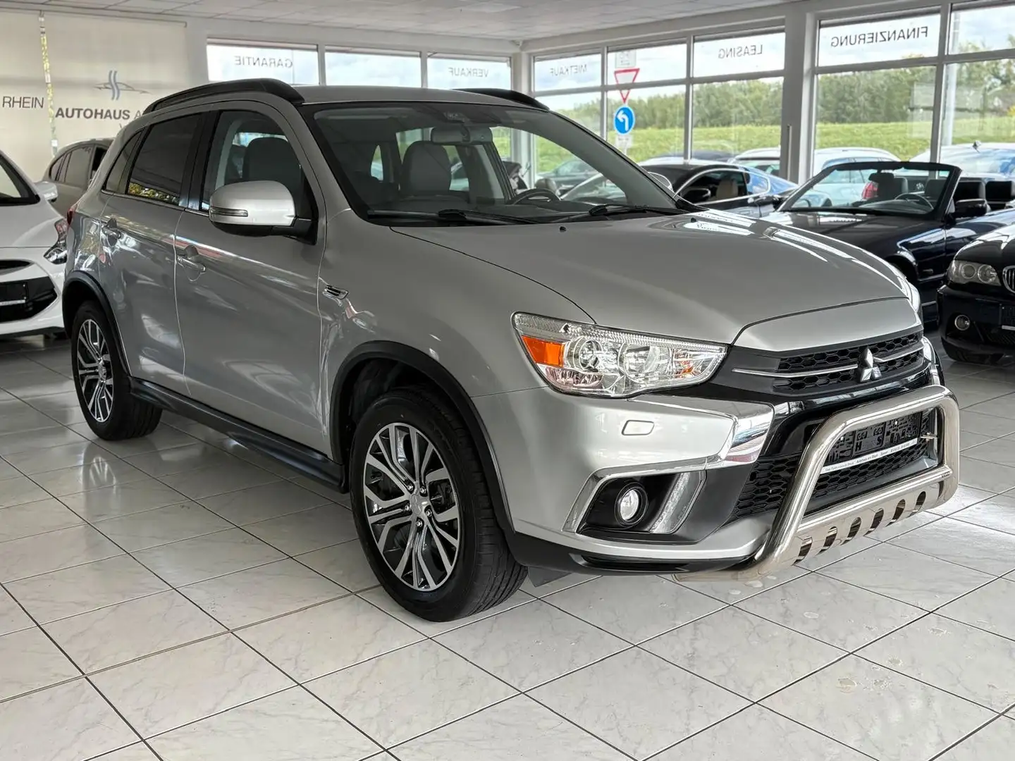 Mitsubishi ASX 4WD KeylessGo+Kamera+Xenon+Automatik+1.Hand Grau - 1