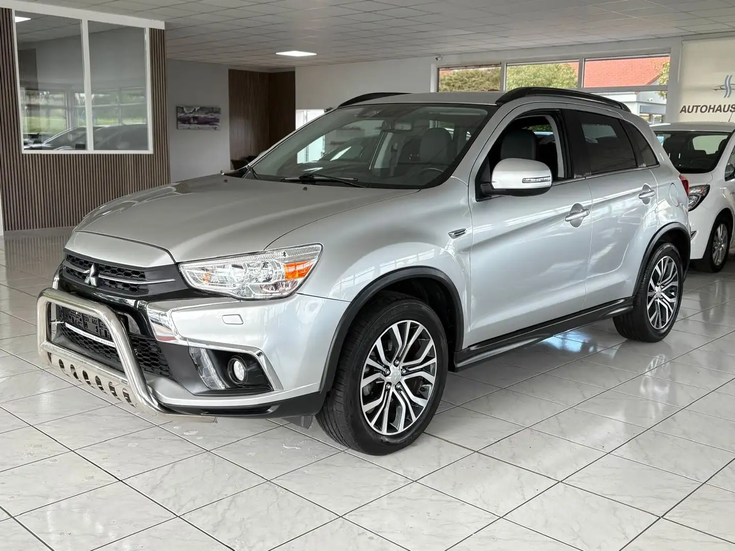 Mitsubishi ASX 4WD KeylessGo+Kamera+Xenon+Automatik+1.Hand Grau - 2