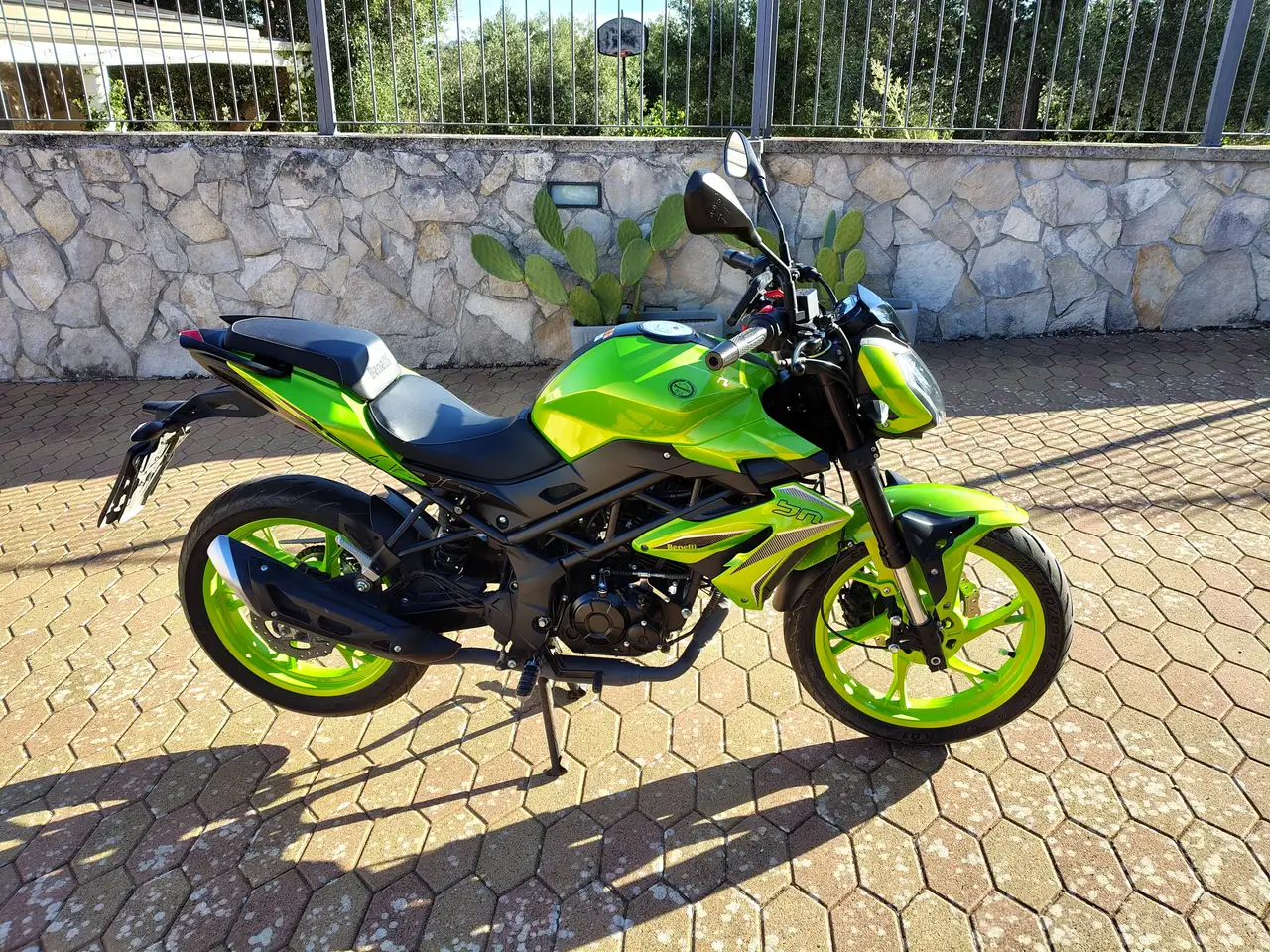 Benelli BN 125