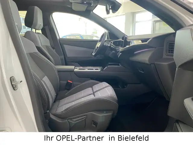 Opel Grandland view 14
