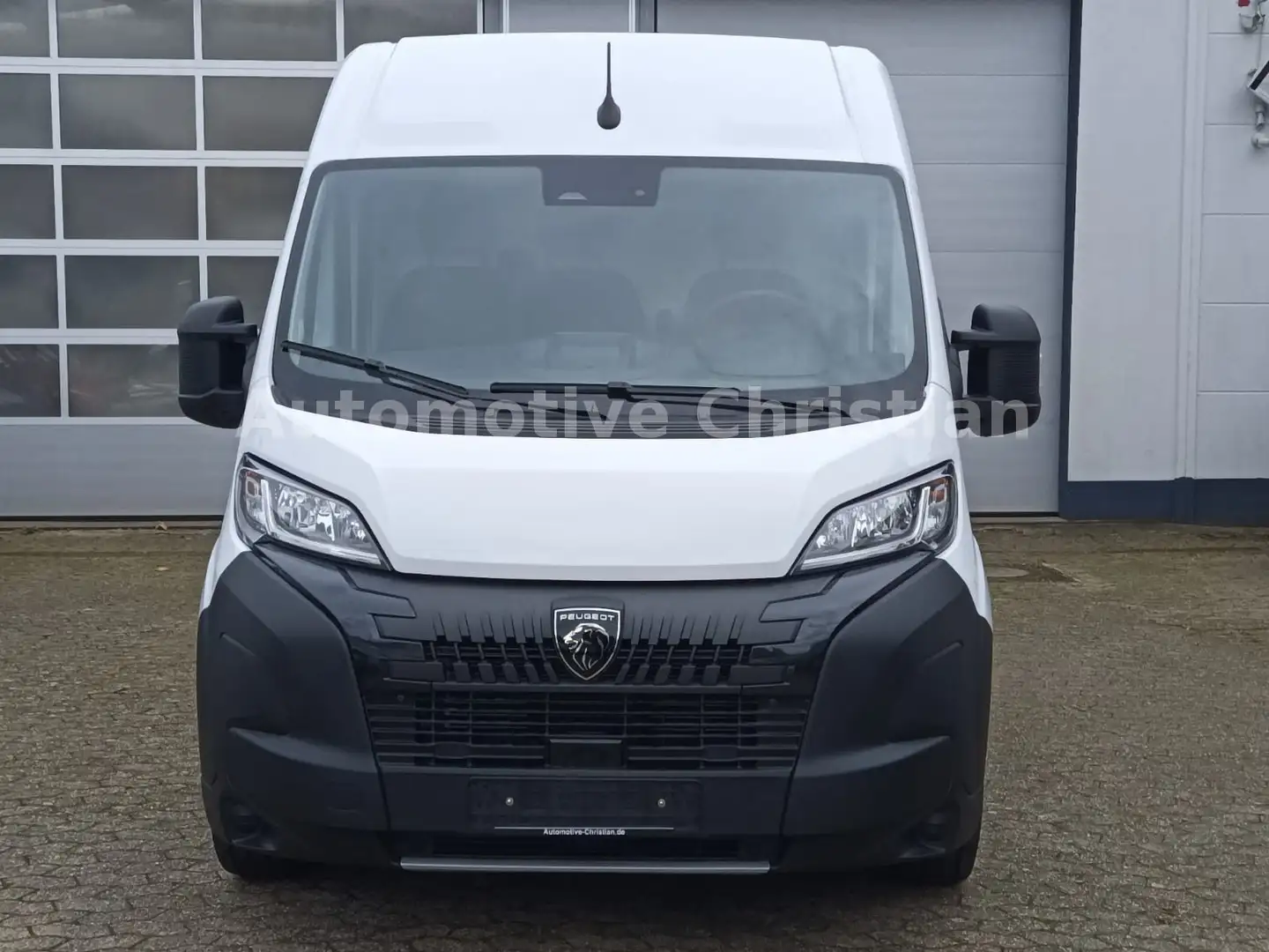 Peugeot Boxer 335 L2H2 180 BlueHDI/KAM/PDC/270° Heckt. Bílá - 2