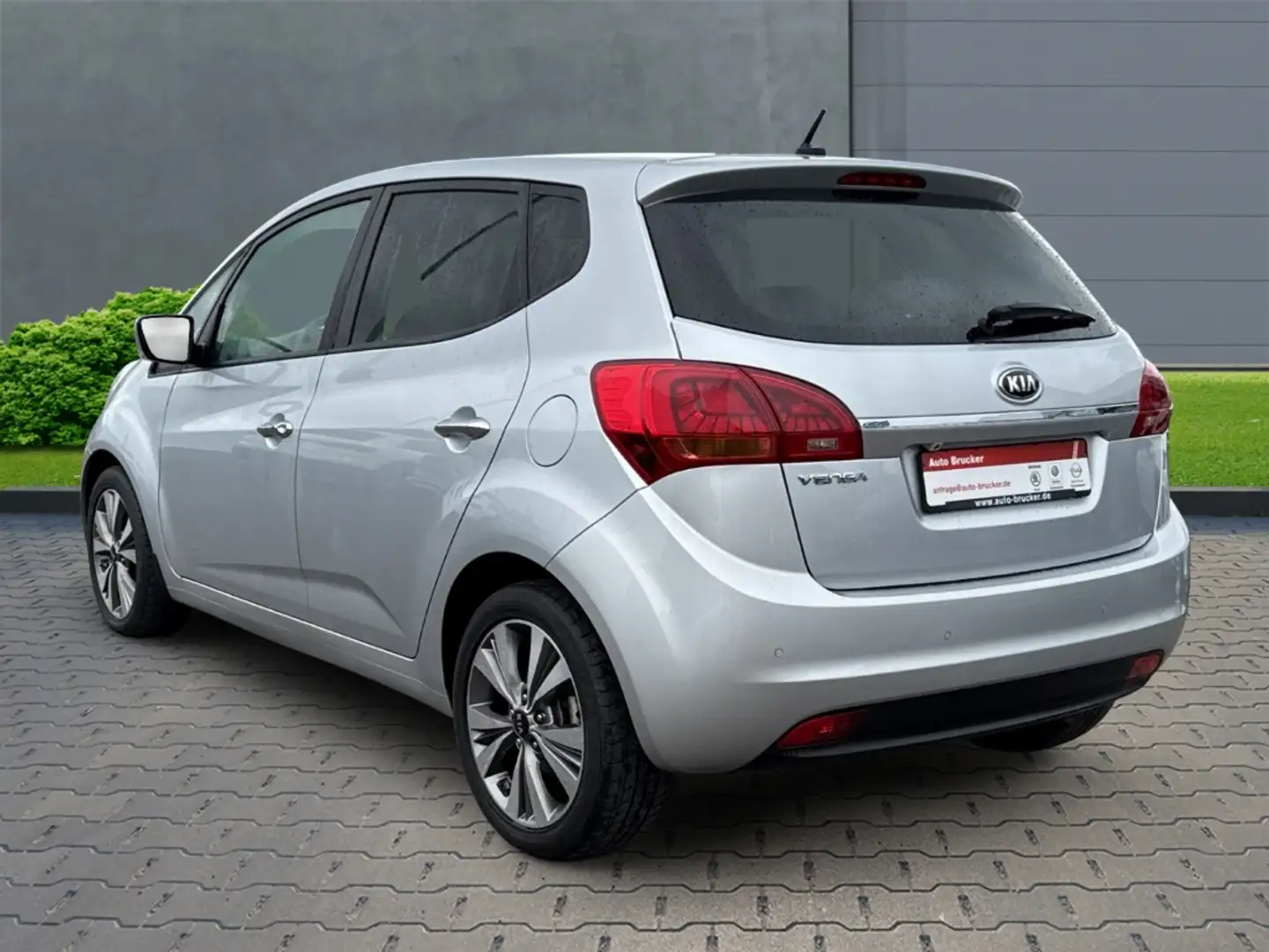 Kia Venga Spirit 1.6 CVVT PDC+Sitzheizung+Tempomat+Klima Silber - 2